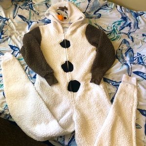 ☃️ ❄️ Olaf!! Zip up onsie.